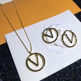 A Complete Set Of Necklace Earrings For Women Designer Necklaces Earring Luxurys Designers Hoop Earrings Designer Jewelry With Box D218277Z