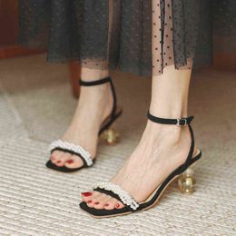 Sandali Tacchi alti Designer Lusso Pearl Pompe perline perline Black Beige Sandali con tacco geometrico Geometrici Scarpe da donna 220303