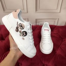 2021 Ltaly classic fashion casual shoes patchwork trendy sneakers ladies punk rivet low-top mens leather skateboard womens warm sports shoe boots 34-45