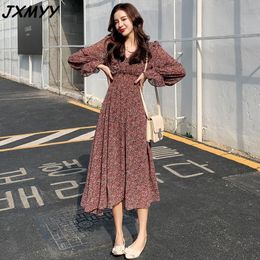 autumn new retro temperament floral dress women's waist slimming V-neck horn long-sleeved over-the-knee midi skirt jxmyy 210412