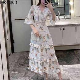 Runway Fashion Printed Chiffon Patchwork Long Maxi Dress Women Flare Sleeve V-neck Hollow Ruffles Party Beach Dresses Vestidos 210513