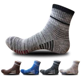 HSS Brand Thicken Men Socks Winter Sock Casual Striped Terry Men's Fashion Outdoor Hiking Sox High Quality