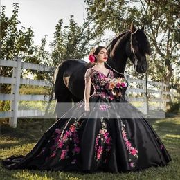 Mexican Charro Quinceanera Dresses vestido de 15 años V Neck Black Embroidery Sweet 16 Dress Puffy Skirt Girl Prom Wear