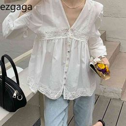 Ezgaga Lace Patchwork Blouse Women V-Neck Long Sleeve Summer Korean Fashion Loose Thin White Shirts Single-breasted Elegant 210430