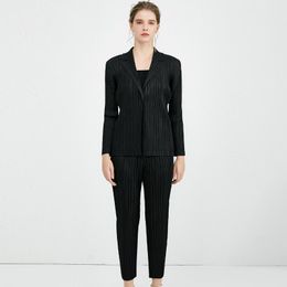 Women's Suits & Blazers MIYAKE Pleats Suit Simple Casual Professional 9-point Straight Pants 1-button Slim Coat Top Women