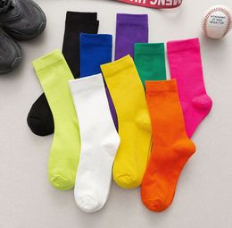 Designer mens Women socks High Quality Cotton All-match classic mid tube Letter Breathable black and white mixing Football basketball Sports Sock