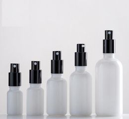 10/20/30/50ml Empty Pearl White Glass Spray Bottles Refillable Cosmetic Essential Oil Bottle With Black Sprayer Pump 100pcs/lot SN4162