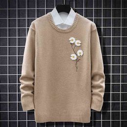 Mens Knitted Sweater Autumn Winter Men's Pullover Flower Decoration Jumper Casual Loose Soft Male Sweaters Daisy Embroidery 210809