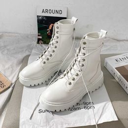 2021 Combat Boots Women White Leather Motorcycle Boots Mid Heeled Gothic Shoes Fashion Black Ankle Boots Y0914