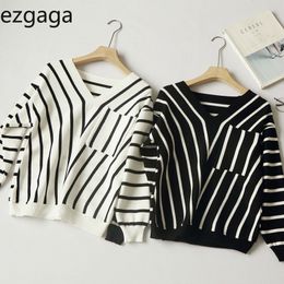 Ezgaga Stripe Knitted Tops Women V-Neck All-Match Autumn Long Sleeve Pockets Fashion Sweater Pullover Jumper Casual 210430