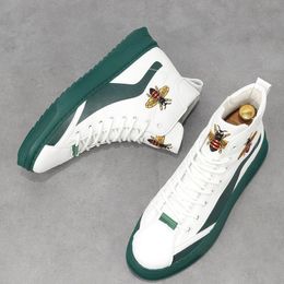 New Hombres Zapatos de vestir de lujo Diseñador verde Loafer Mens Alto Top Accesorios de marca Suave Zapato inferior Zapatos Hombre A6
