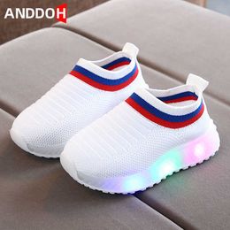 Size 21-30 Kids Casual Luminous Sport Shoes for Girls Boys Baby Glowing Breathable Mesh Sneakers Children Light Up Toddler Shoes G1025