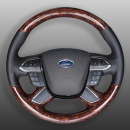 Suitable for Ford Taurus Mondeo Collar, Sharp World Shaker, Peach Wood Grain Hand Sewn Leather Steering Wheel Cover