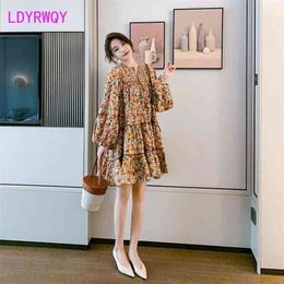 LDYRWQY summer French fashion retro floral loose temperament lantern sleeve slim dress Office Lady O-Neck Polyester 210416