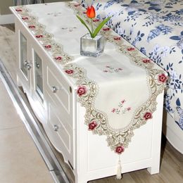 Hot sales Pastoral Table Runner Embroidered Flower Leaves Hollow Polyester Table Covers Dustproof Table Decor for Home Party Wedding