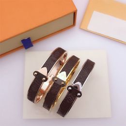 Bracelet men and women high quality Bangle leather stainless steel buckle leathers bracelets Engagement Party Jewellery gift350x