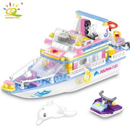 HUIQIBAO Heart lake Holiday yacht Building Blocks boat Dolphin Ship toy Friends For Girls Dream Bricks With figures children toy Q0624