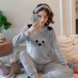 Young Women Pyjamas Warm Flannel Long-sleeved Autumn Winter Pyjama Loose Homewear Set Coral Fleece Sleepwear Top+ Pants 210901