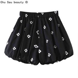 Women vintage black flower embroidery loose shorts summer high-waist fold bud bloomers 210514