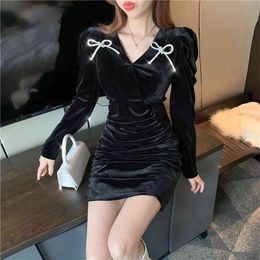 Vintage dress French Velvet Dress V-neck Long sleeve mid-length Diamond Bow Black Solid Party Nightclub Women 998H 210420