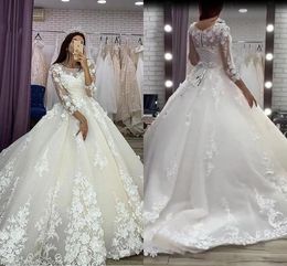 De Novia 3/4 Vestidos Long Sleeves Princess Ball Gown Wedding Dresses 01 Vintage 3D Floral Lace Appliqued Scoop Neck Puffy Bridal Gowns Arabic Plus Size s