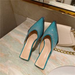 2021 Women Slippers Thick Low Heels Sandals Mules Shoes Woman Fashion Heel Slides Flip Flops Rhinestone Ladies Slippers Shoes FDG4T4YHRH