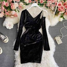 Women's Fashion V-neck Off Shoulder Long Sleeve Xinji Pleated Short Vintage Velvet Buttock Mini Dress D080 210507