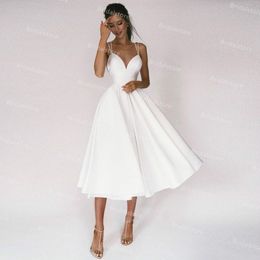 Simples Beach Vestido de Noiva Chá Comprimento Curto Sexy Espaguete Correias Cetim Boho Noiva Vestidos 2021 Uma Linha Cross Backless Vestidos Bridais Robes de Mariage