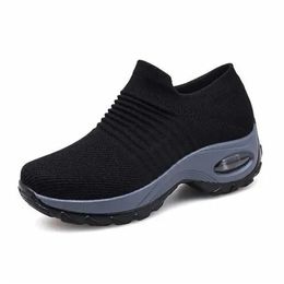 2022 large size women's shoes air cushion flying knitting sneakers over-toe shos fashion casual socks shoe WM2064