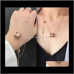 Pendant Necklaces Titanium Steel Rose Gold Spring Net Red Clavicle Chain Lovers Temperament Simple Necklace Female Student Korean Vers St03X