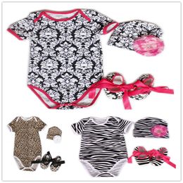 Floral Baby Girl Bodysuits Shoe Flower Hat 4PCS Suit Newborn Clothes Set Leopard Jumpsuit Zebra Cotton Children T-Shirt 0-2 Year 210413