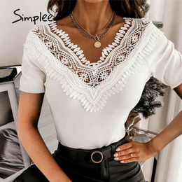 White lace hollow out women t-shirt summer V neck fashion slim tops casual Spring flower stitching business tshirts 210414