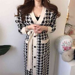 Korean Female Cardigan Sweater Autumn Winter V-Neck Houndstooth Single-Breasted Lace-Up Knitted Long Coat 210514