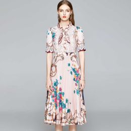 Runway Bow Neck Slim Pleated Dress Women Short Sleeve Lace Patchwork Vintage Floral Print Female Elegant Midi 210529