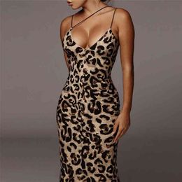 leopard print sleeveless V-neck sexy midi dress spring women fashion streetwear Christmas party outfits 210518