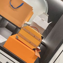 -Brown orange box stil umhängetasche unisex nette rivet geldbörse reibungsqualität leder handtasche designer männer und frauen mode taschen