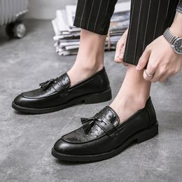 Vintage Italian Men Shoes slip on Leather Formal Dress Loafers Tassel Casual Business Work Driving Shoes Wedding Flats Footwear