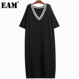 [EAM] Women Black Big Size Contrast Color Knitting Dress V-Neck Short Sleeve Loose Fit Fashion Spring Summer 1DD8245 21512