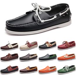 Мужская повседневная обувь, лоферы, кожаные кроссовки с низким вырезом, классические тройные, черные, белые модельные туфли, мужские кроссовки