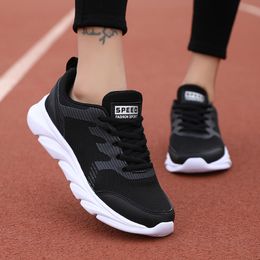 Wholesale 2021 High Quality Tennis Mens Womens Sports Running Shoes Super Light Breathable Runners Black White Pink Outdoor Sneakers EUR 35-41 WY04-8681