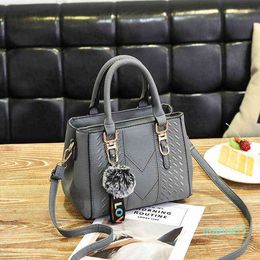 Korean style fashionable embroidered line, one shoulder hand-held slanting autumn and winter lady's bag