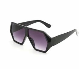 Wholesale 2022 designer sunglasses, outdoor sunshade PC frame, fashion classic women's glasses, men's glasses and new 379