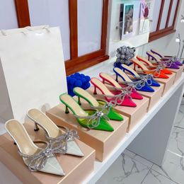Sandali pantofole trasparenti in PVX di ultima moda 6,5 cm Altezza tacco Strass fiocco decorativo abito da sera scarpe da donna scarpa di fabbrica di design di alta qualità
