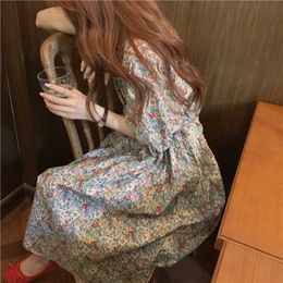 French Puff Sleeve Vintage Floral Dres Summer Casual Korean Slim Midi Party Lady Beach Chiffon 210604