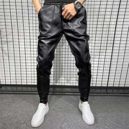 Winter Thick Warm PU Leather Pants Men Clothing Simple Big Pocket Windproof Casual Motorcycle Trousers Black Plus Size 220122