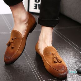 Designer- Casual Shoes Leather Cow Suede Tassel Men Loafers Designer Brand Slip On Dress Shoes Oxfords Shoes For Man Red Sole