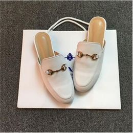 Spring Autumn Women Man Leahter Slippers Luxury Brand Designer Low Heeled Round Toe Shoes Top Quality Different Colors Loafers Wholesale Price