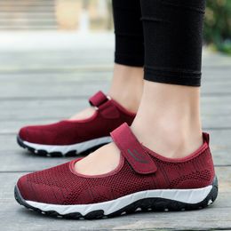 2021 Arrival Men's Hollow mesh Middle-aged lady Running shoes Professional Casual Trainers Men Women Sports Sneakers