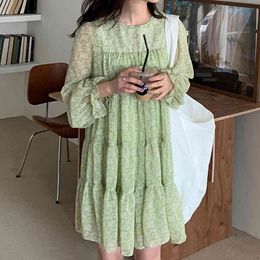 Women green Chiffon print pleated Dress Round Neck Long Flare Sleeve Loose Fashion Spring summer 16F0708 210510
