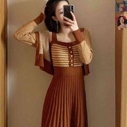 Casual women's suit skirt autumn and winter knitted small jacket + temperament suspender two-piece 210520